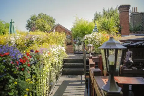 pub garden Nunhead