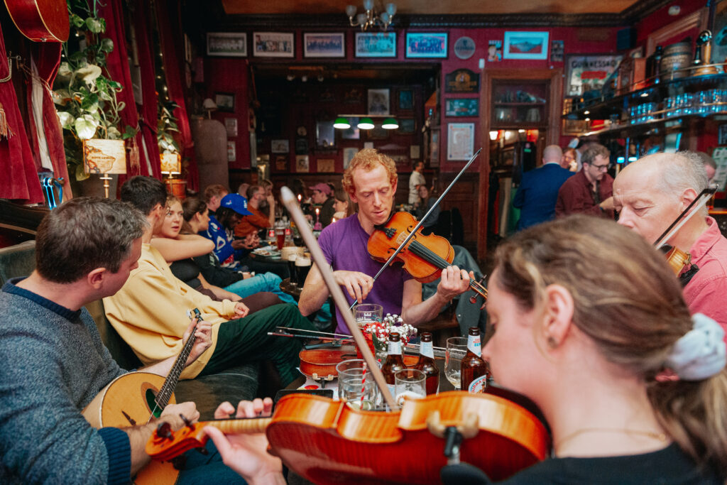 Irish/ENGLISH trad session